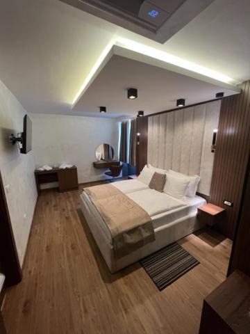Hotel Palace San Valentino Ουμάγκ Εξωτερικό φωτογραφία
